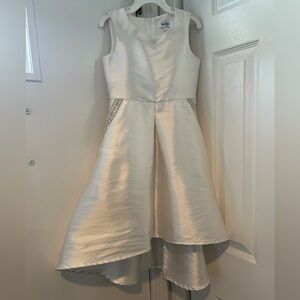 Beautiful white dress size 5 girls